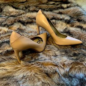 NEW HAZEL POINTED TOE HEEL size 8